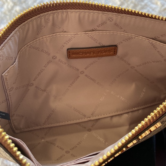 MICHAEL MICHAEL KORS Large Logo Wristlet - Picture 6 of 9